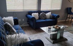 Spacious 5 Bedroom Home Located 3 Min From Aliante Casino